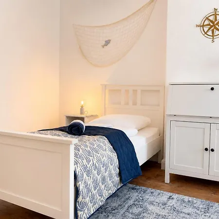 Familienfreundliches Zentrales Altbau-apartment Mit Kostenlosen Parkmoeglichkeiten *