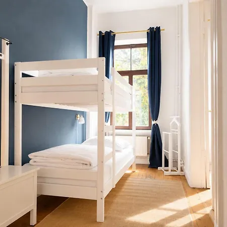 Familienfreundliches Zentrales Altbau-apartment Mit Kostenlosen Parkmoeglichkeiten Wißmar