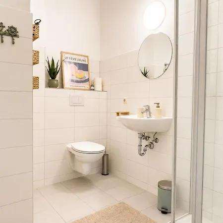 Familienfreundliches Zentrales Altbau-apartment Mit Kostenlosen Parkmoeglichkeiten * Wißmar