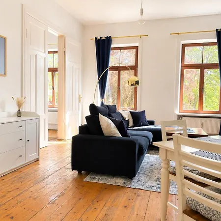 Familienfreundliches Zentrales Altbau-apartment Mit Kostenlosen Parkmoeglichkeiten Wißmar
