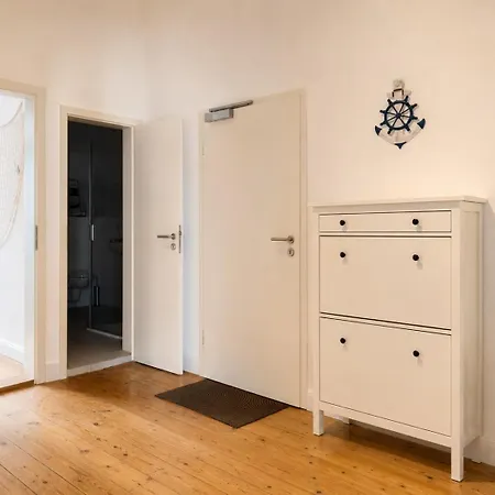 Familienfreundliches Zentrales Altbau-apartment Mit Kostenlosen Parkmoeglichkeiten * Wißmar